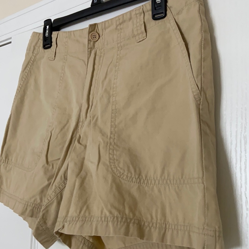 OshKosh size 10 Khaki shorts with flap pockets